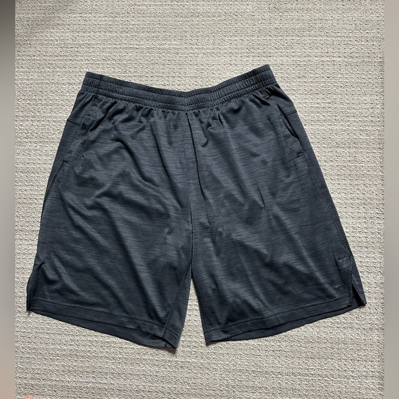 #27 Men’s Dick’s Sporting Goods Black Athletic Shorts in 2XL. - Picture 1 of 2